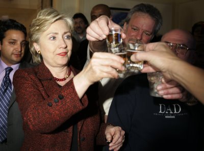 Fil:Clinton drinking.jpg