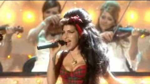 Fil:Amy Winehouse - Valerie with Mark Ronson (Brit Awards 2008).jpeg